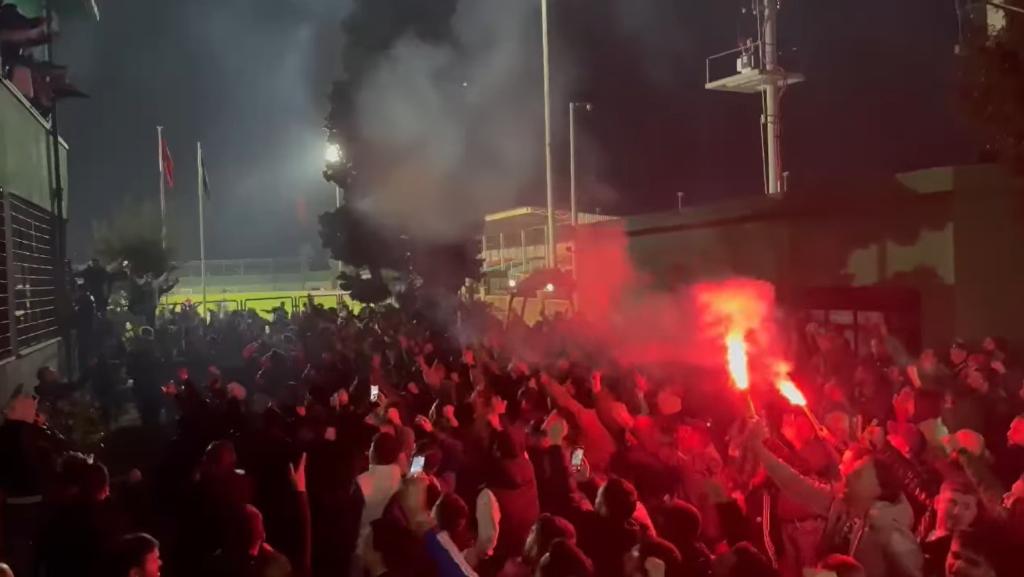 Kocaelispor gol, onlar su şişesi attı!